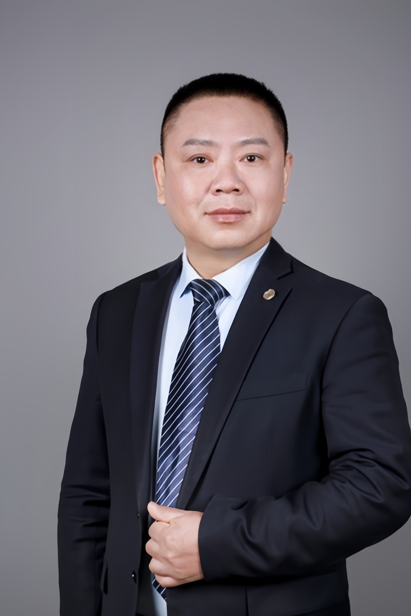 刘必新